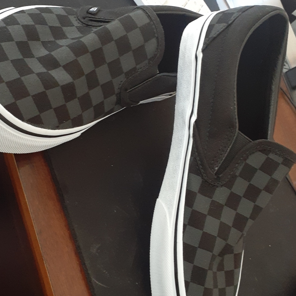 VANS CHECKERBOARD SLIP-ON BLACK & BLACK SHOES - Picture 7 of 10